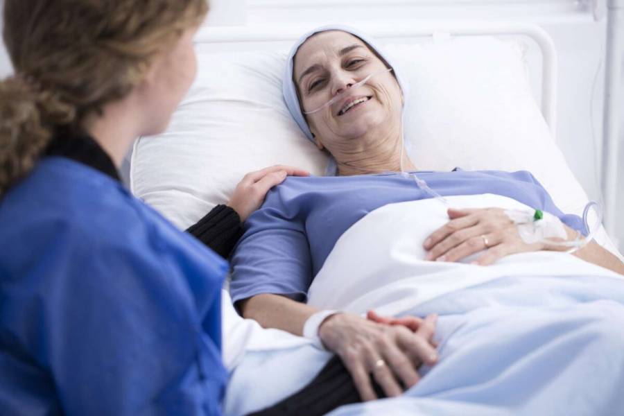 Πολύ ανησυχητική η μεγάλη αύξηση κρουσμάτων σε ανθρώπους κάτω των 50 ετών