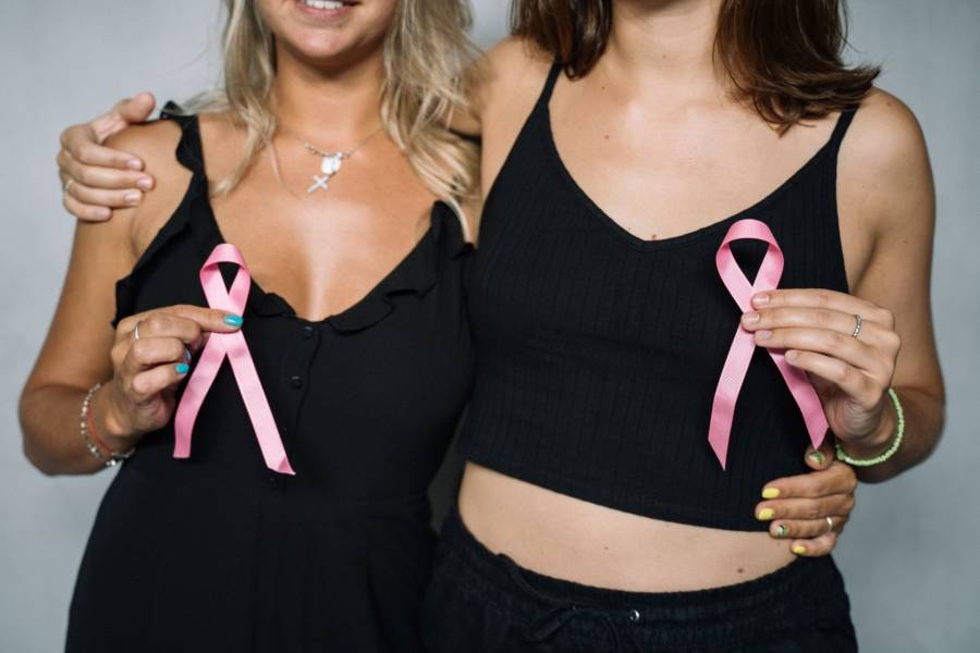 Πώς σχετίζεται ο υψηλός δείκτης μάζας σώματος με την ανταπόκριση στη θεραπεία του καρκίνου του μαστού;  